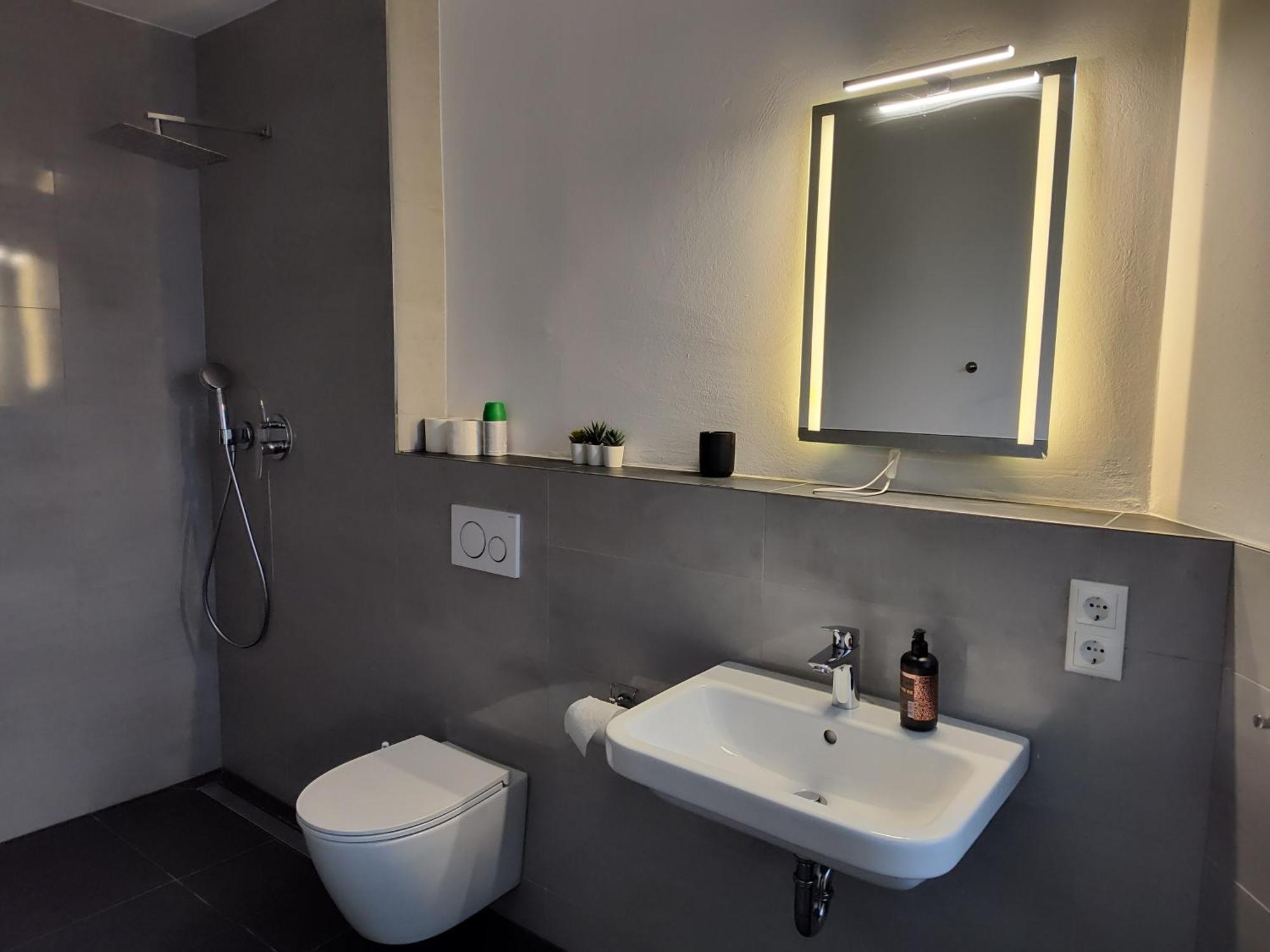 Hotel Valley Of Business Frankfurt-Airport - Black Label Penthouse Hofheim am Taunus Esterno foto